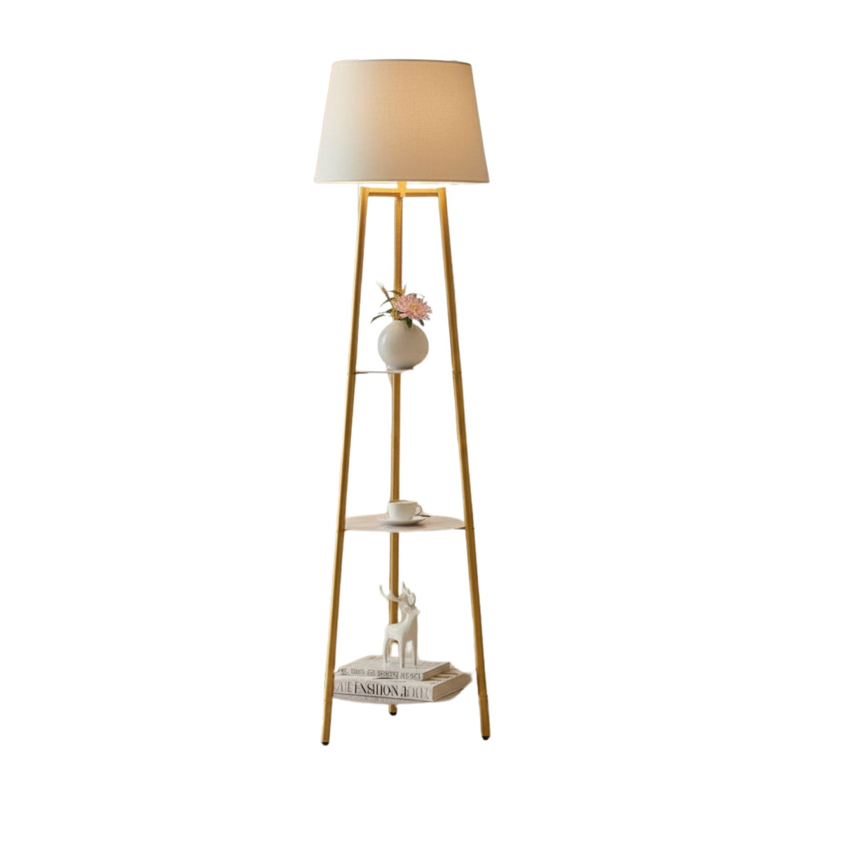 Lampadaire en métal doré LIANA, vue de face sur fond uni