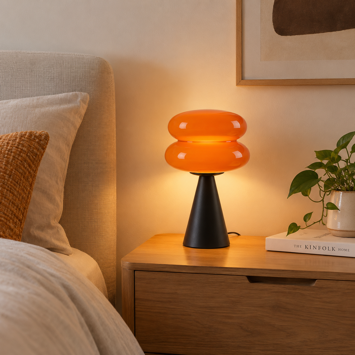 Lampe de chevet en verre BOLLA installée dans un intérieur