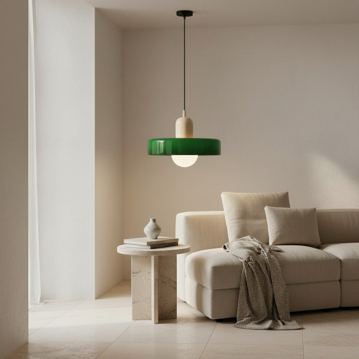 Suspension en verre PALMA installée dans un intérieur
